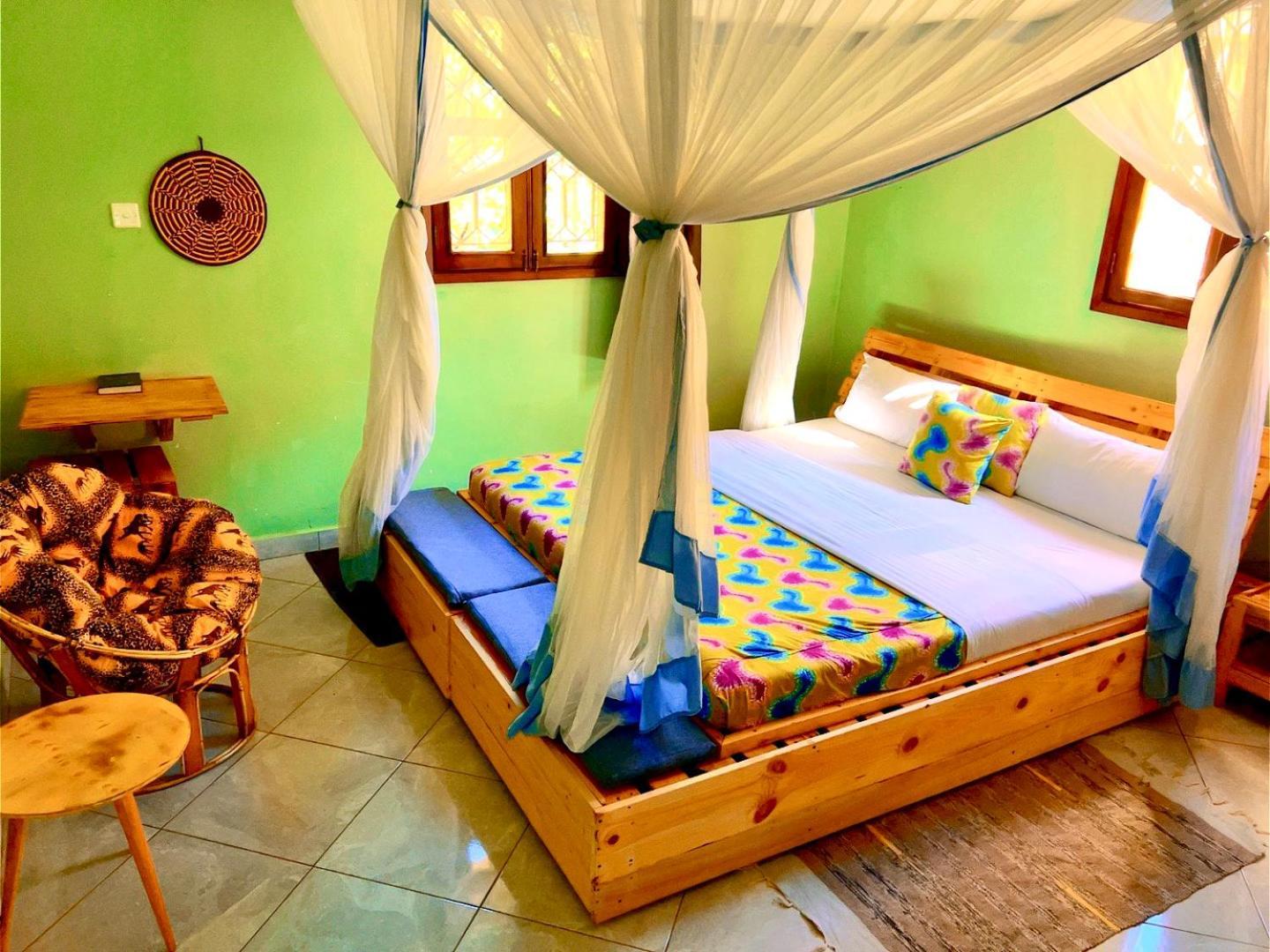 Airport Link Guest House Entebbe Dış mekan fotoğraf